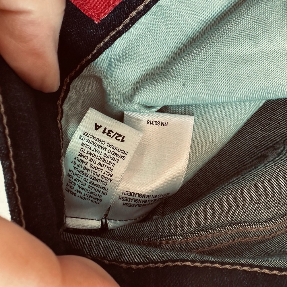 Lucky Brand Indigo Denim Jeans with Red Details - Picture 4 of 6